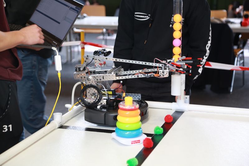 Stockbild am Roboter arbeiten 1